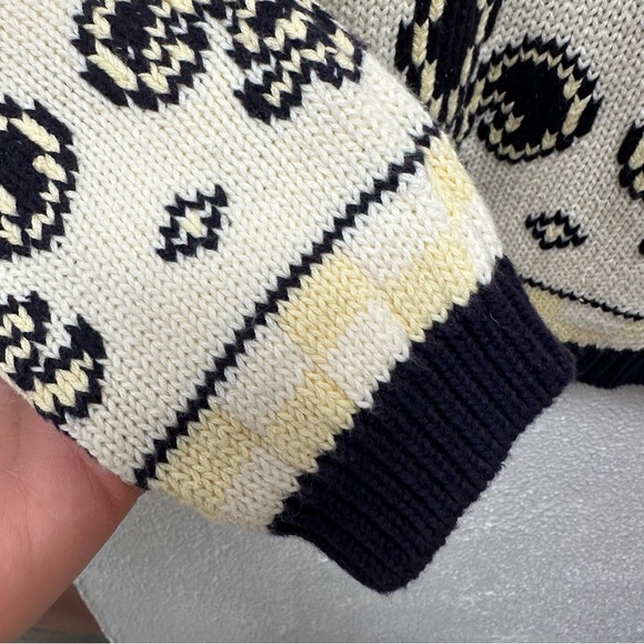 Vintage Cambridge Dry Goods cream fleur-de-lis sweater - Picture 5 of 8